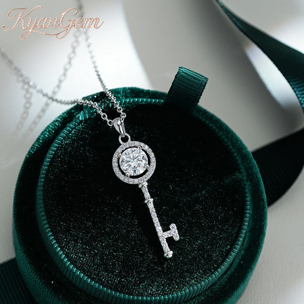 KyanGem Platinum PT950 Moissanite Key Pendant Necklace 1 Carat for Women - Classic Pendant Fashion Jewelry