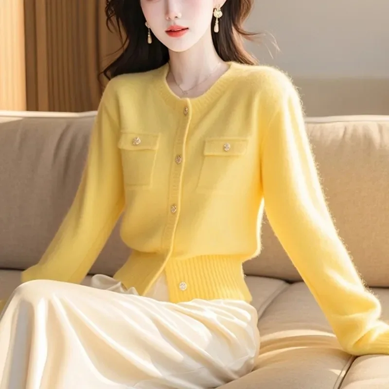 

Модный вязаный кардиган с круглым вырезом и длинными рукавами для женщин, осенний стиль, уникальная темпераментная и супер красивая рубашка