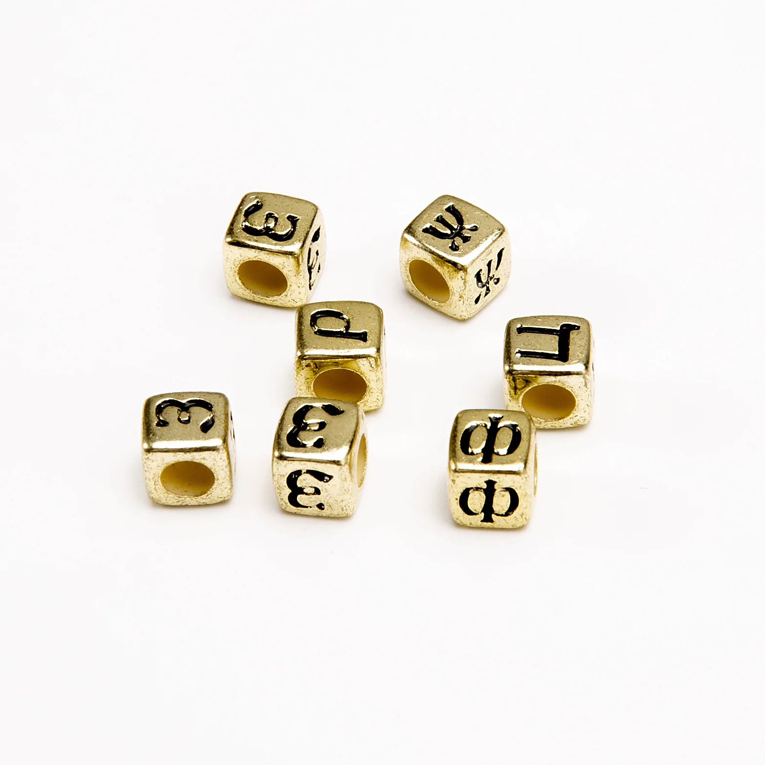 

DIY Jewelry Findings 2800pcs 6*6mm Big Hole Golden Colors Russian Character Letters Acrylic Beads Fit Handmade Beading Knit