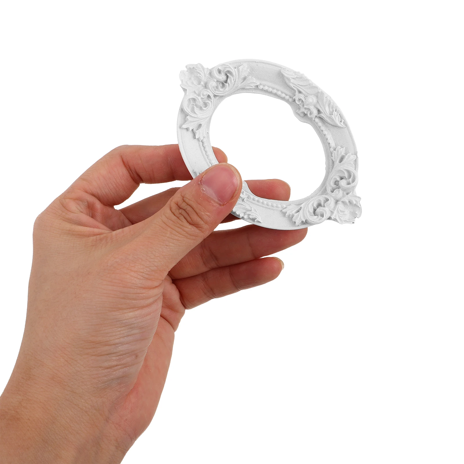 

4Pcs Mini Vintage Picture Frames Resin European Photo Frame Set for Craft DIY Wall Shelf Decor Wedding Event Prop