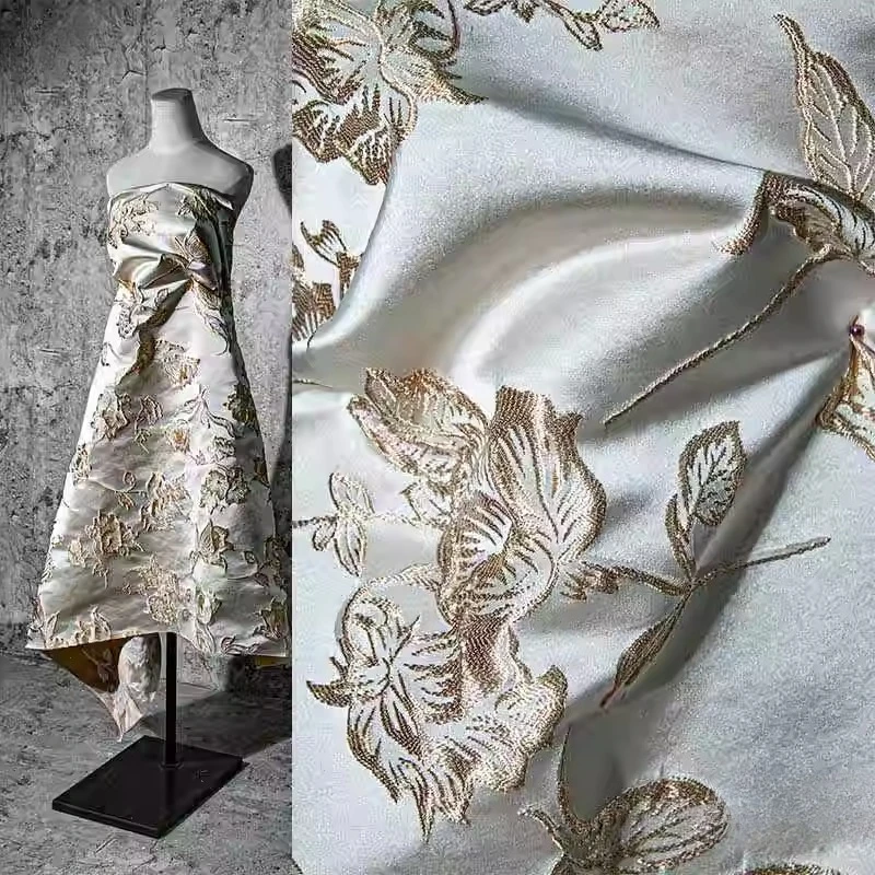 

Жаккардовая ткань с золотой нитью для шитья своими руками: подушек, штор, пальто, платьев, модной одежды. Дизайнерские ткани и материалы.