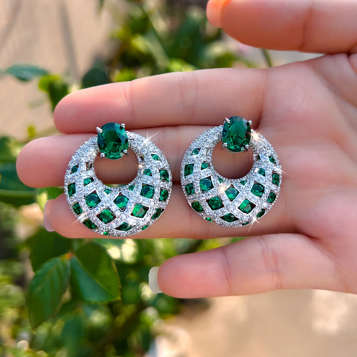 CWWZircons Top Hot Luxury Green Cubic Zirconia Large Round Drop Earrings for Women Wedding Party Dress Jewelry Accessories E1215