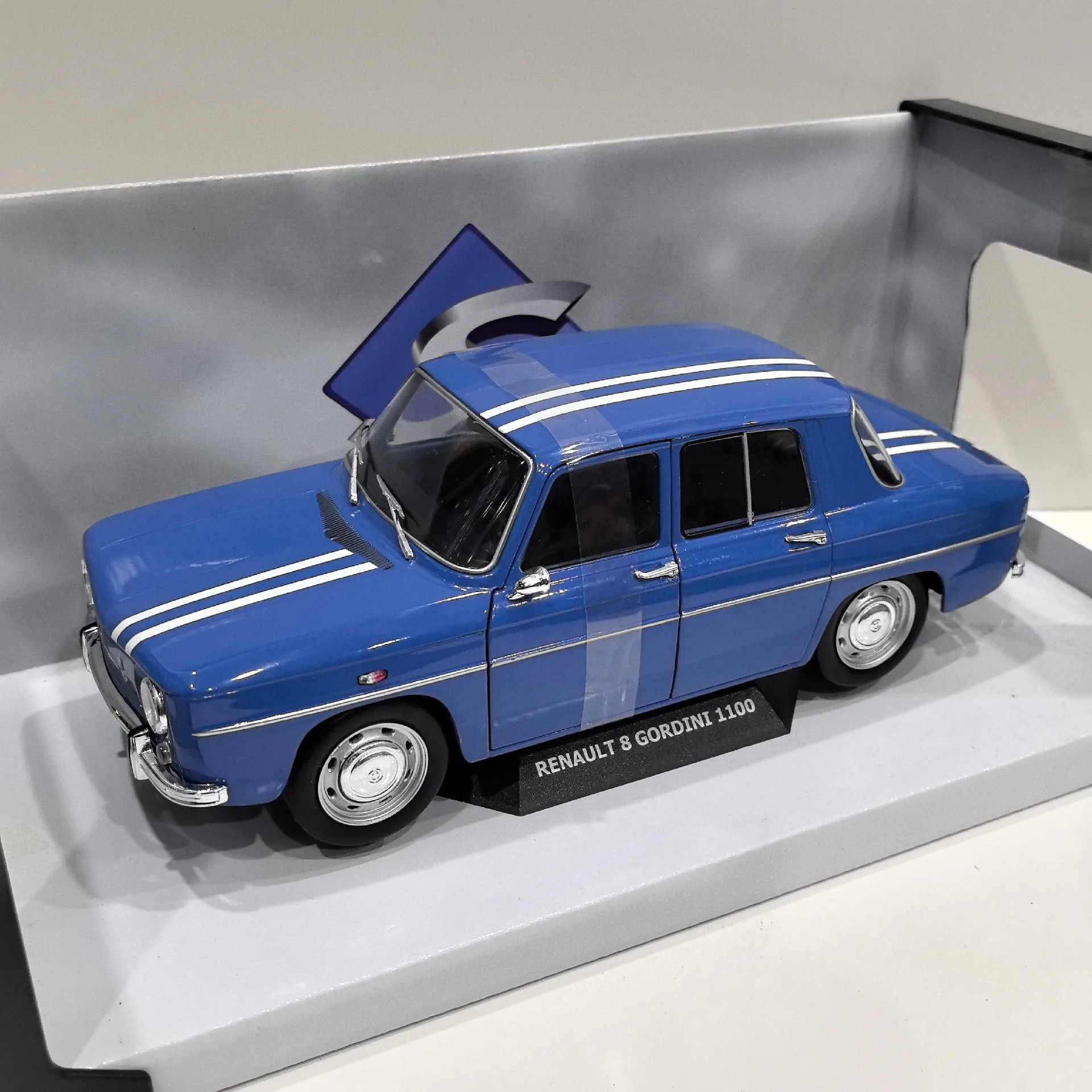 

Литой под давлением SOLIDO масштаб 1:18 RENAULT 8 GORDINI 1100 1967 Renault, модель автомобиля из сплава, Коллекционная игрушка, подарок, сувенир, украшение для дисплея