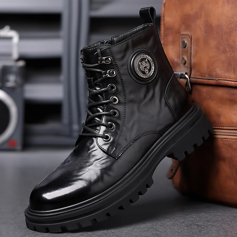 أحذية رجالية عالية الجودة: أحذية عمل غير قابلة للتدمير على الطراز البريطاني ونعل سميك من الجلد الطبيعي، أحذية صفراء كبيرة للرجال