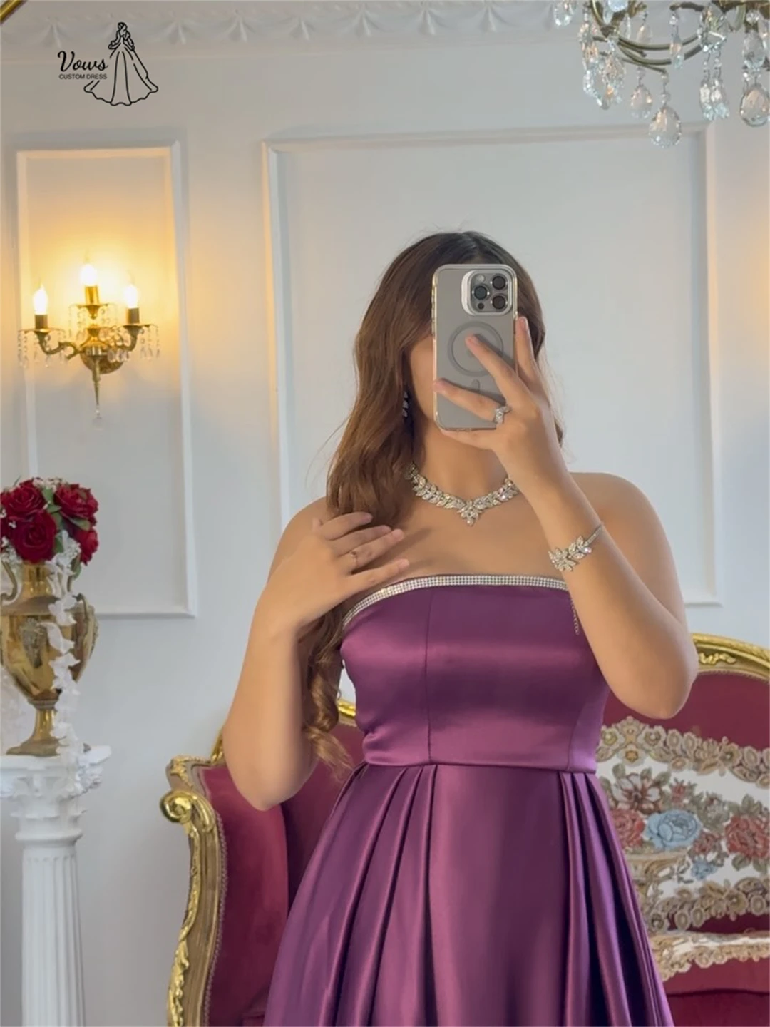 فساتين سهرة نسائية فاخرة مكشوفة الأكتاف للمناسبات مصنوعة حسب الطلب فستان حفلة موسيقية فاخر 2025 كلمة امرأة من الساتان الأرجواني