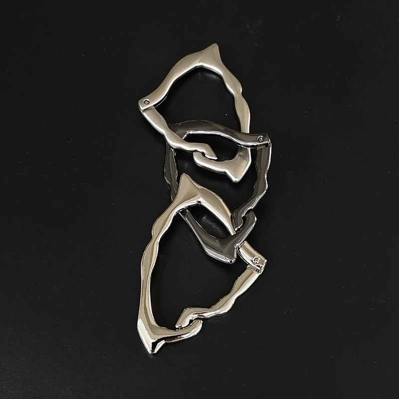 Triangular Bone-Shaped Clasp Metal-Designed Keychain Charm, Vintage American-Style Waist Fashion Accessory, Bag Charm & Birthday