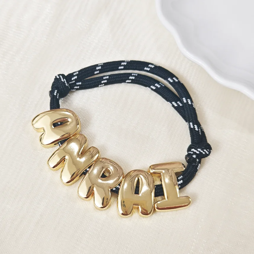 Aangepaste grote bubble letter armband, gepersonaliseerde beweegbare armband, kleurrijke touw DIY armband, sieraden cadeau