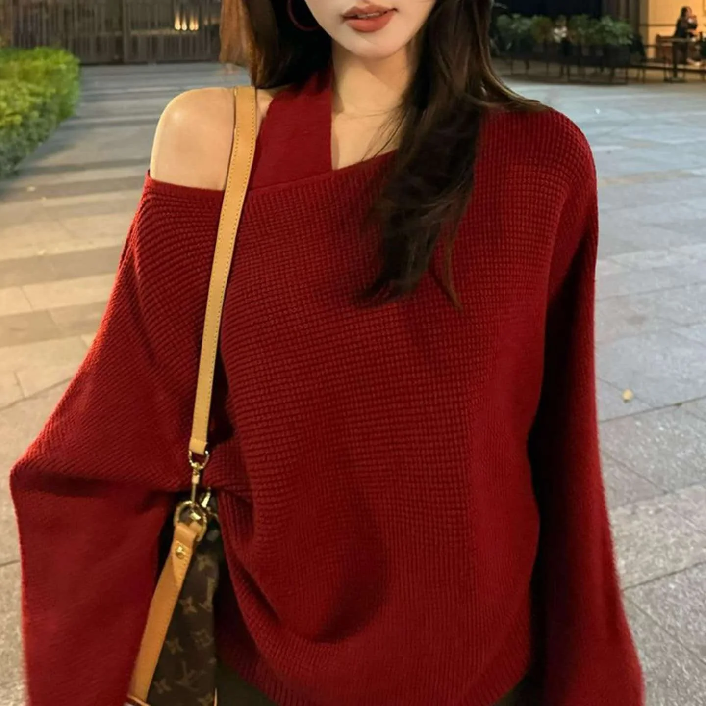 Red one-word shoulder neck knitted sweater women's 2026 new winter unique chic beautiful loose shoulder top