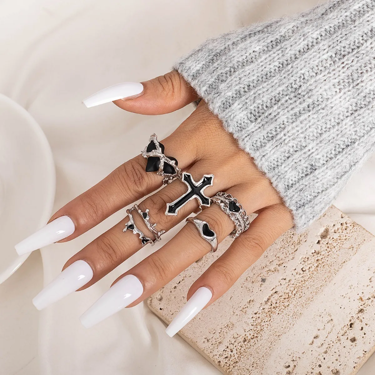 5pc Cross Heart Shape Ring Alloy Silvery Hip Hop Goth Personality Retro Drop Glaze Black Opening 5-piece Set Women Fashion Party