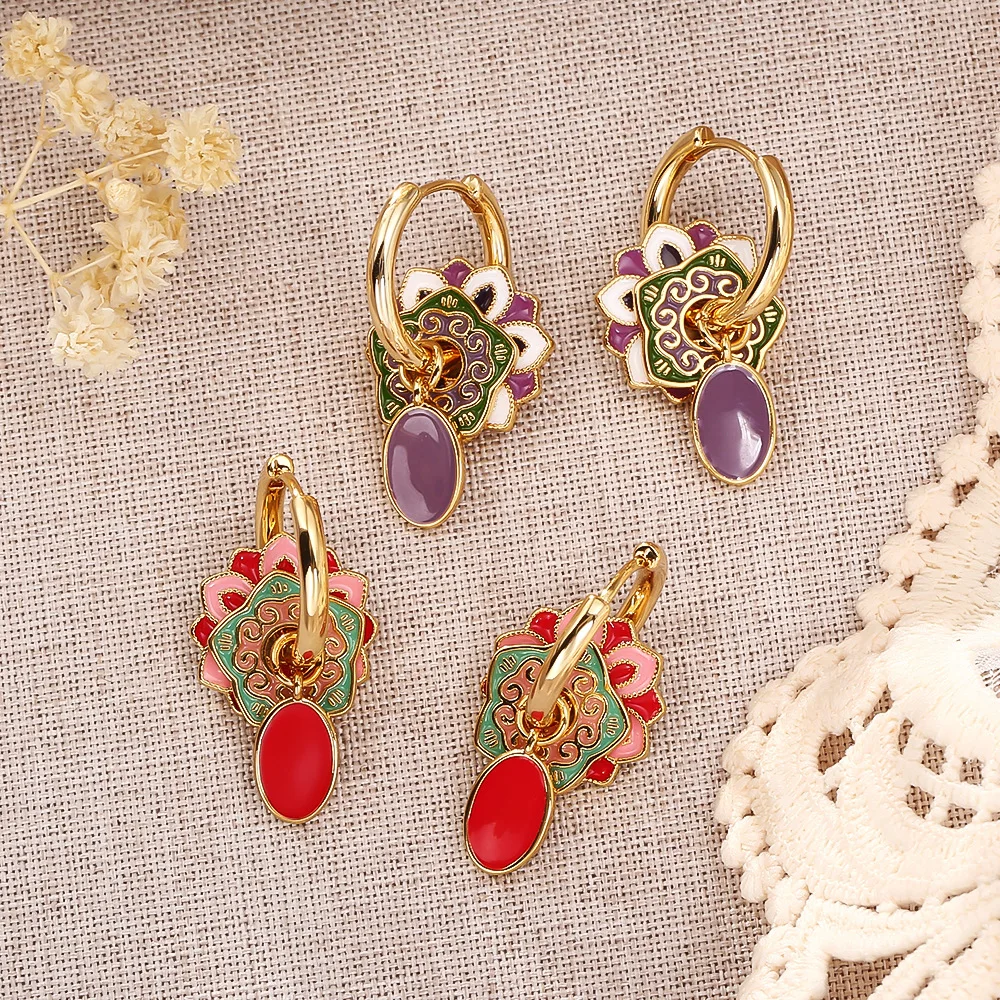 

Fashionable and exquisite enamel earrings, high-end, retro and light luxury, multi-wear painted earrings, niche design earrings