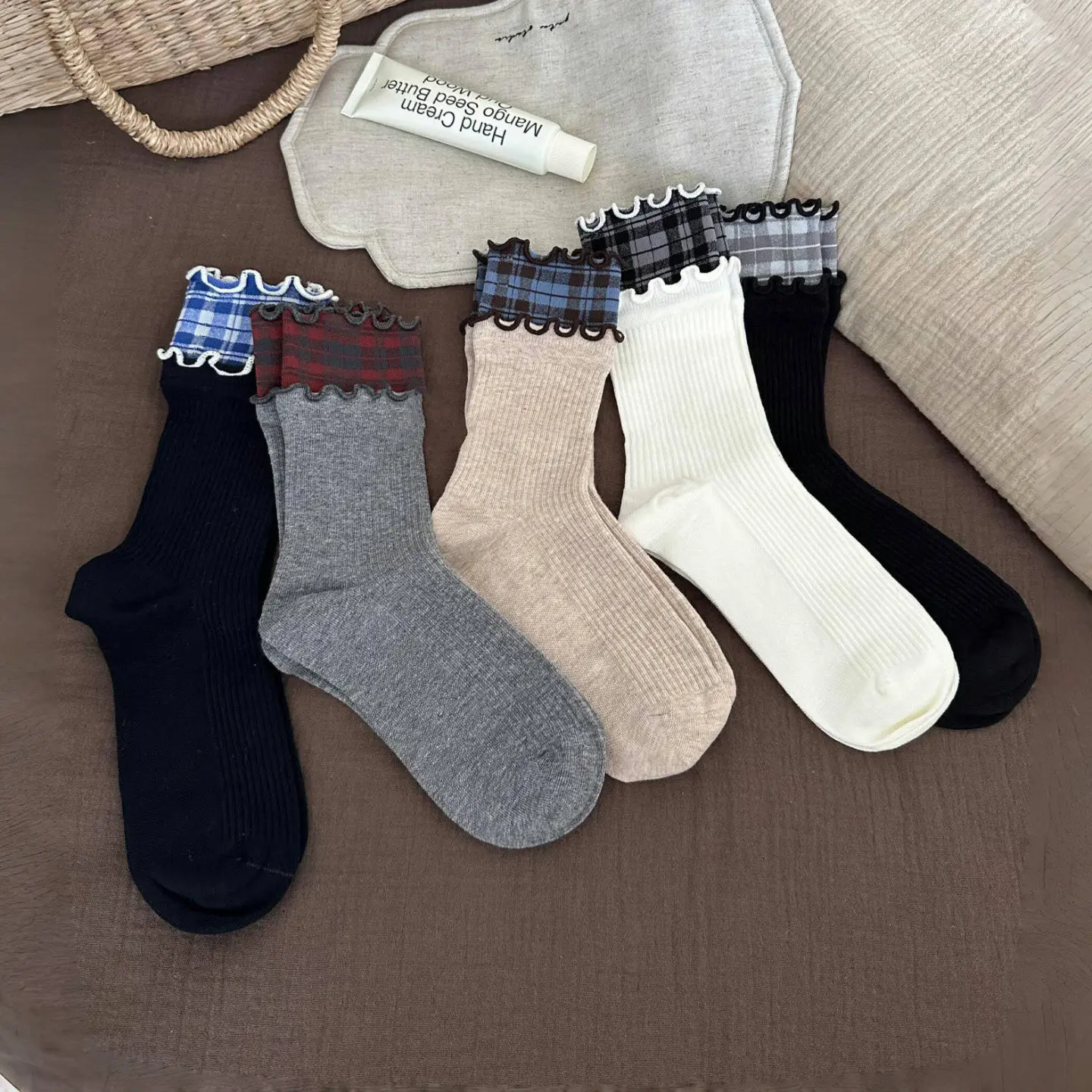 Autumn and Winter New Women Socks College Style Japanese Kawaii Cute Ruffle Socks Korean Casual Plaid Cotton Medium Tube Socks