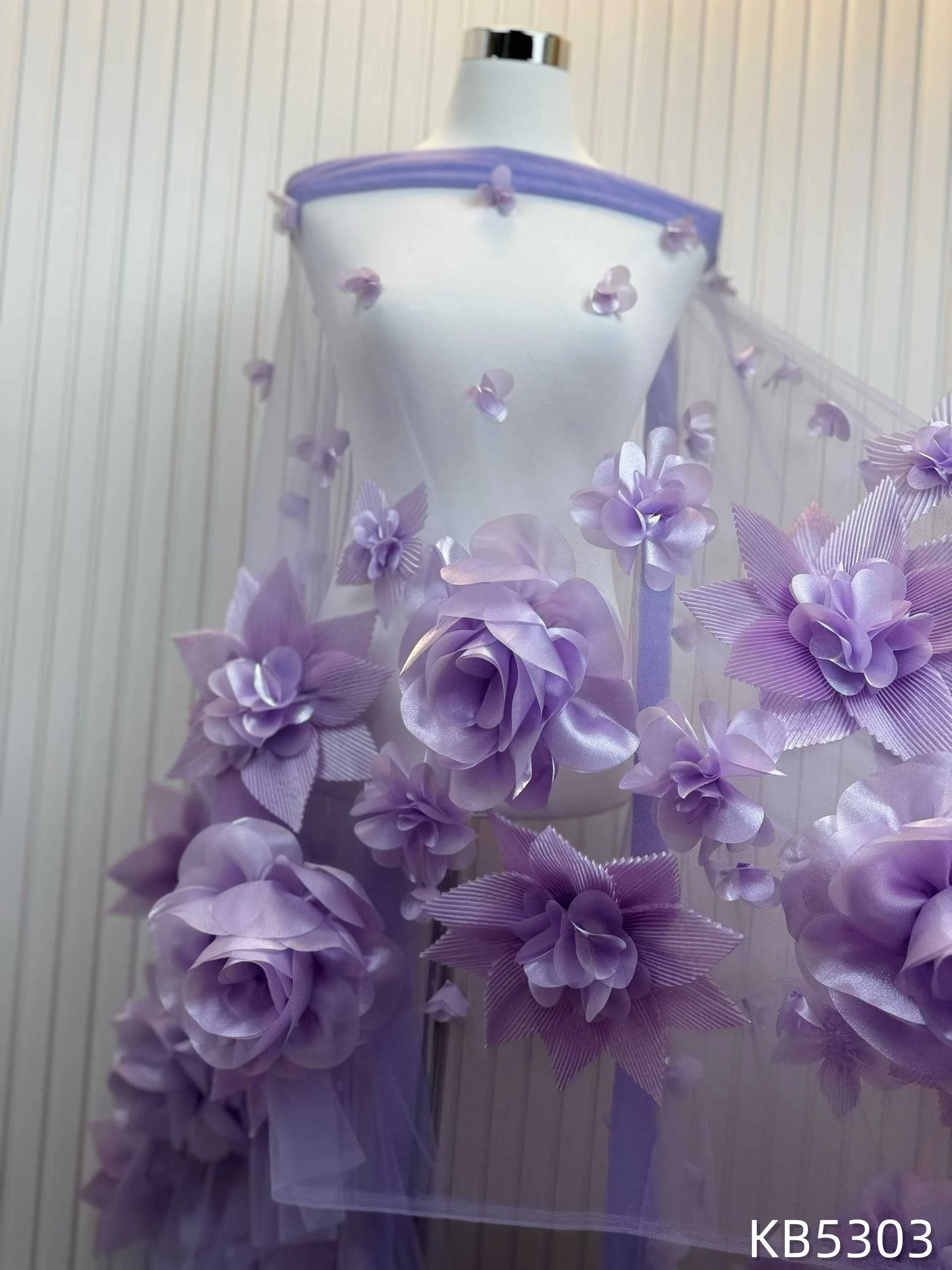 

Latest Bridal Lace Dress Lace Fabric 2026 High Quality French Mesh Groom Sequins Beaded Embroidered Lace Fabric For Sewing