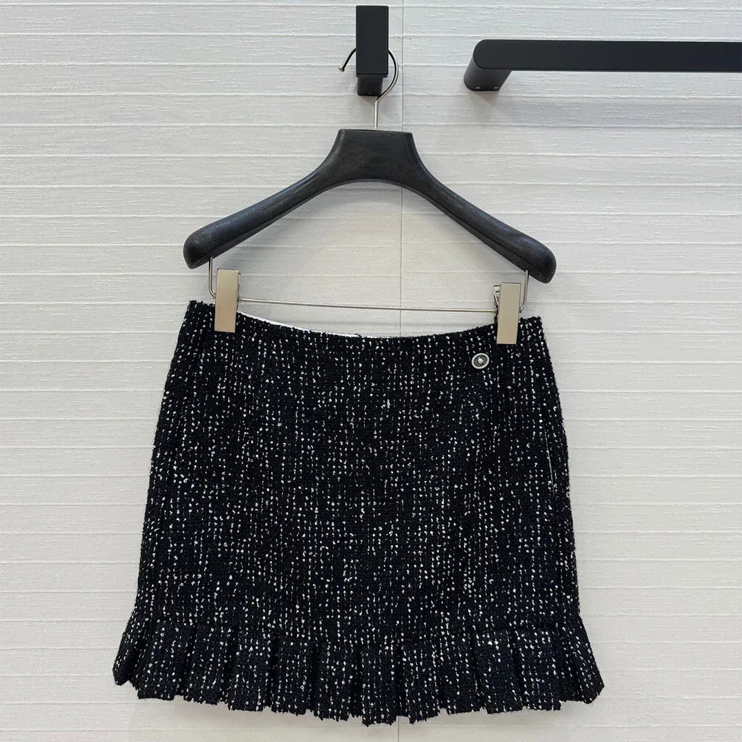 

2025 New Fashion Sequins Embroidery Black Tweed Skirts Womens High Waist Button Pleated Hem Vintage Sweet Fall Winter Mini Skirt