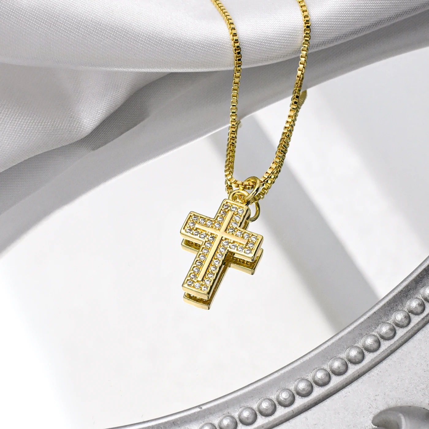 Unisex Gold Iced-Out Cross Necklace, Minimalist Luxury Streetwear Jewelry for Everyday Wear (Copper)