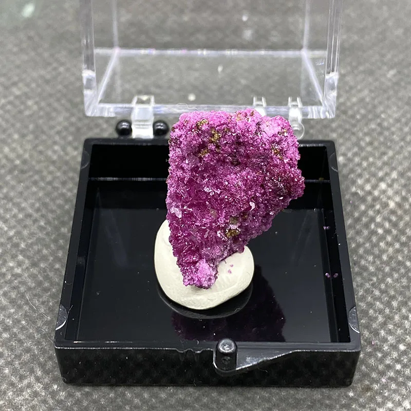 

The best Vietnamese ruby ​​ Pendant bead jewelry raw stone mineral crystal jewelry+Box size:35*35*35mm