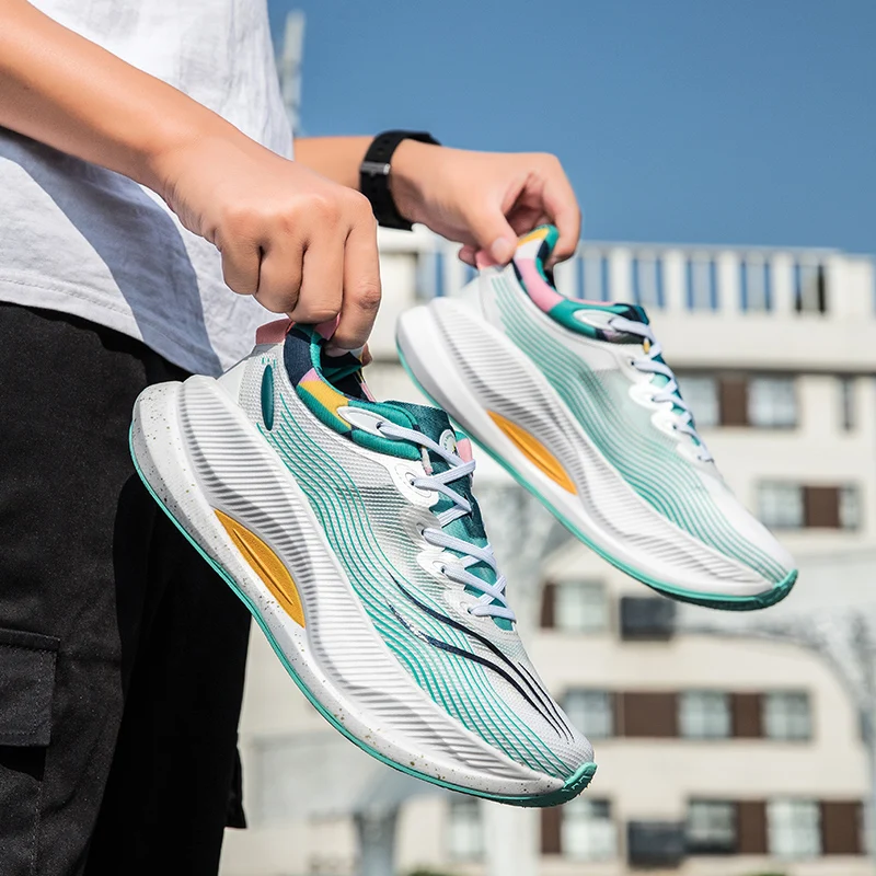 

New Model Running Shoes, Youth Speed Anti-slip and Wear-resistant Running Shoes, Lightweight and Breathable Leisure Sports Shoes