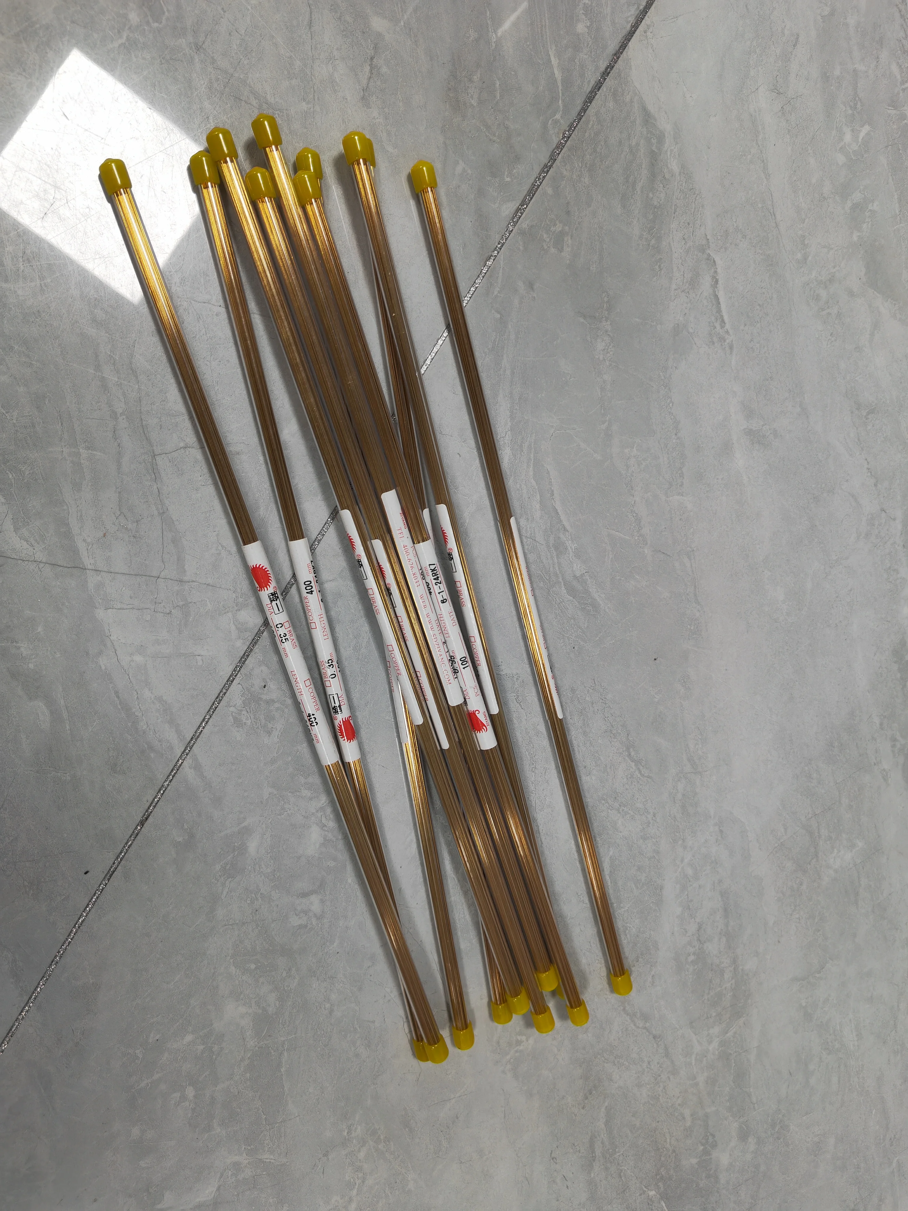 

EDM electrode tube,Brass tube ,0.35*400MM,Drill pipe,single hole,one hole electrode pipe apply for EDM drilling machine