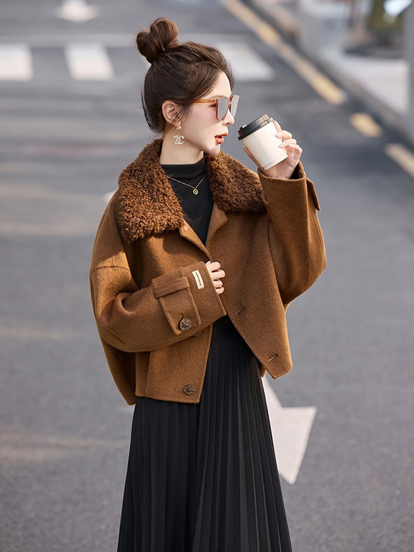 

Женская модная универсальная верхняя одежда на одной пуговице в стиле ретро Long Sve Commuter Jaet для зимы, прямой облегающий крой, обычный...