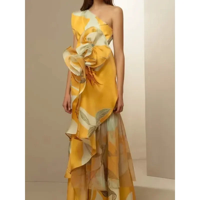 Summer New Style French Retro Temperament Waist Cinching Casual Printed Sloping Shoulder Dress 2025 Fashion Club Dress