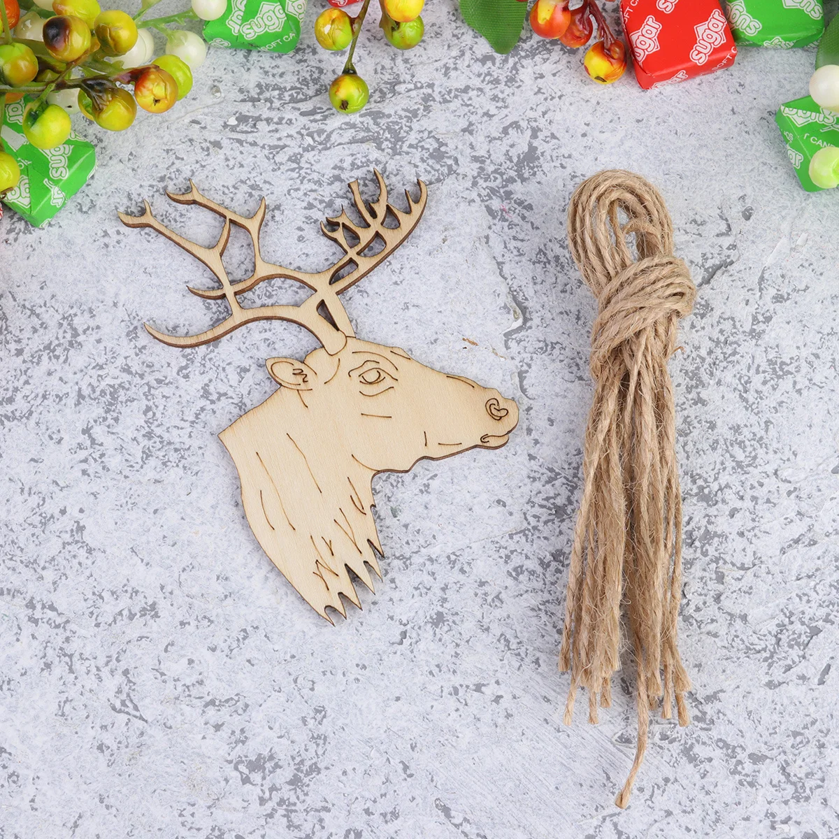 

20Pcs Christmas Wooden Deer Head Hanging Pendants Fine Carving DIY Craft Ornaments for Tree Gift Packaging Party Decoration