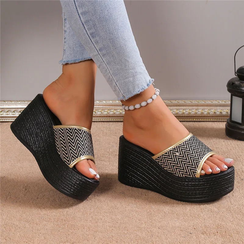 New Sandals Summer 2023 New Women Slippers Wedges Platform Beach Flip Flops Trend High Heels Ladies Shoes Pumps Thick Slides