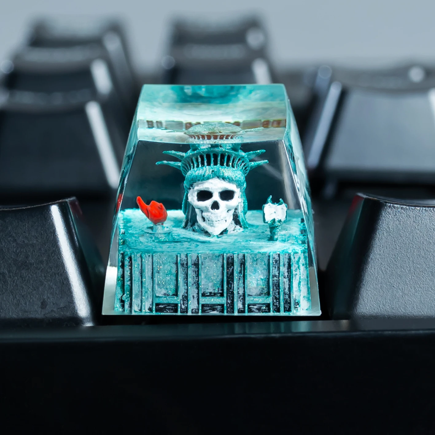 غطاء مفاتيح جمجمة فريد مصنوع يدويًا - ملحق لوحة المفاتيح الميكانيكية من الراتنج #5