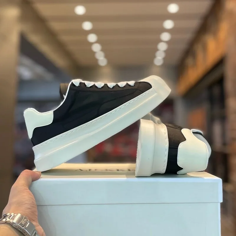 2025 Summer New Mesh Ultralight Professional Running Shoes Sneakers, lightweight, breathable and shock-absorbing.