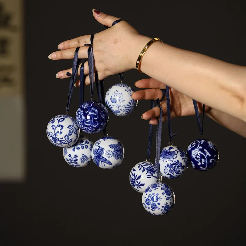 

1pc Blue and white ball pendant car pendant ceramic decoration Christmas ornament blue and white porcelain