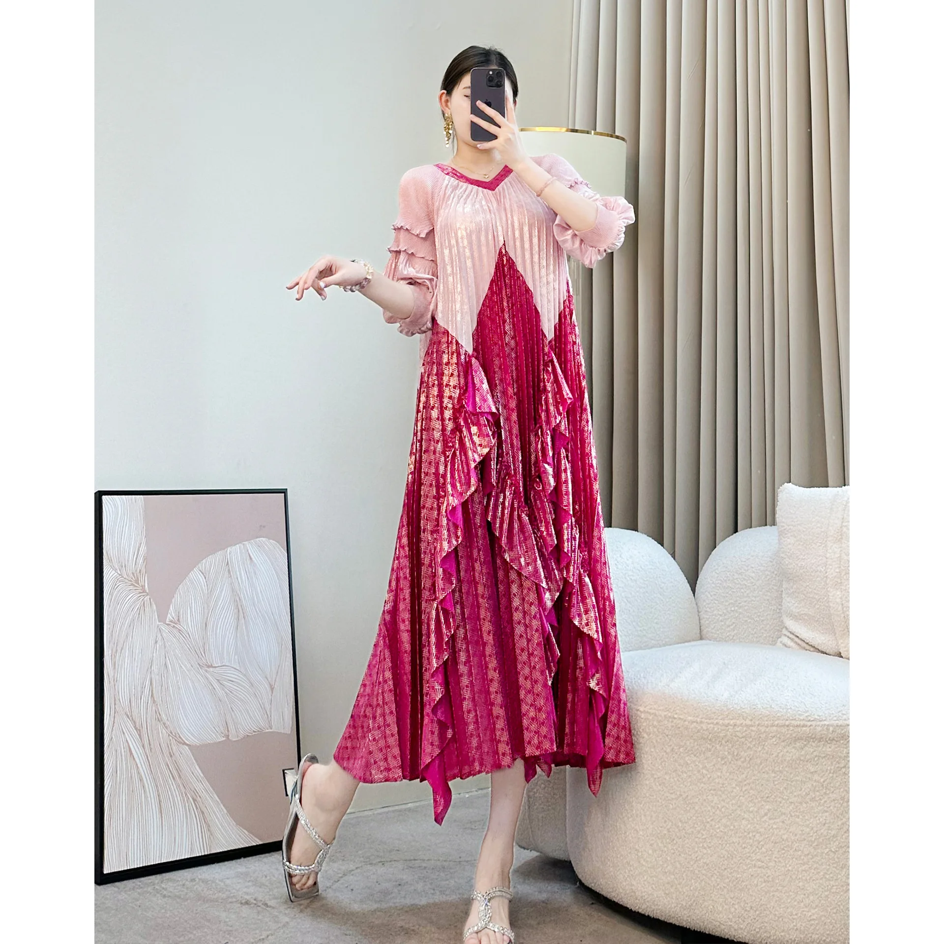 

Miyake Style Summer Color Blocking Temperament High-end Socialite Loose Design Pleated Long Skirt High Waist Slim Dress Mother