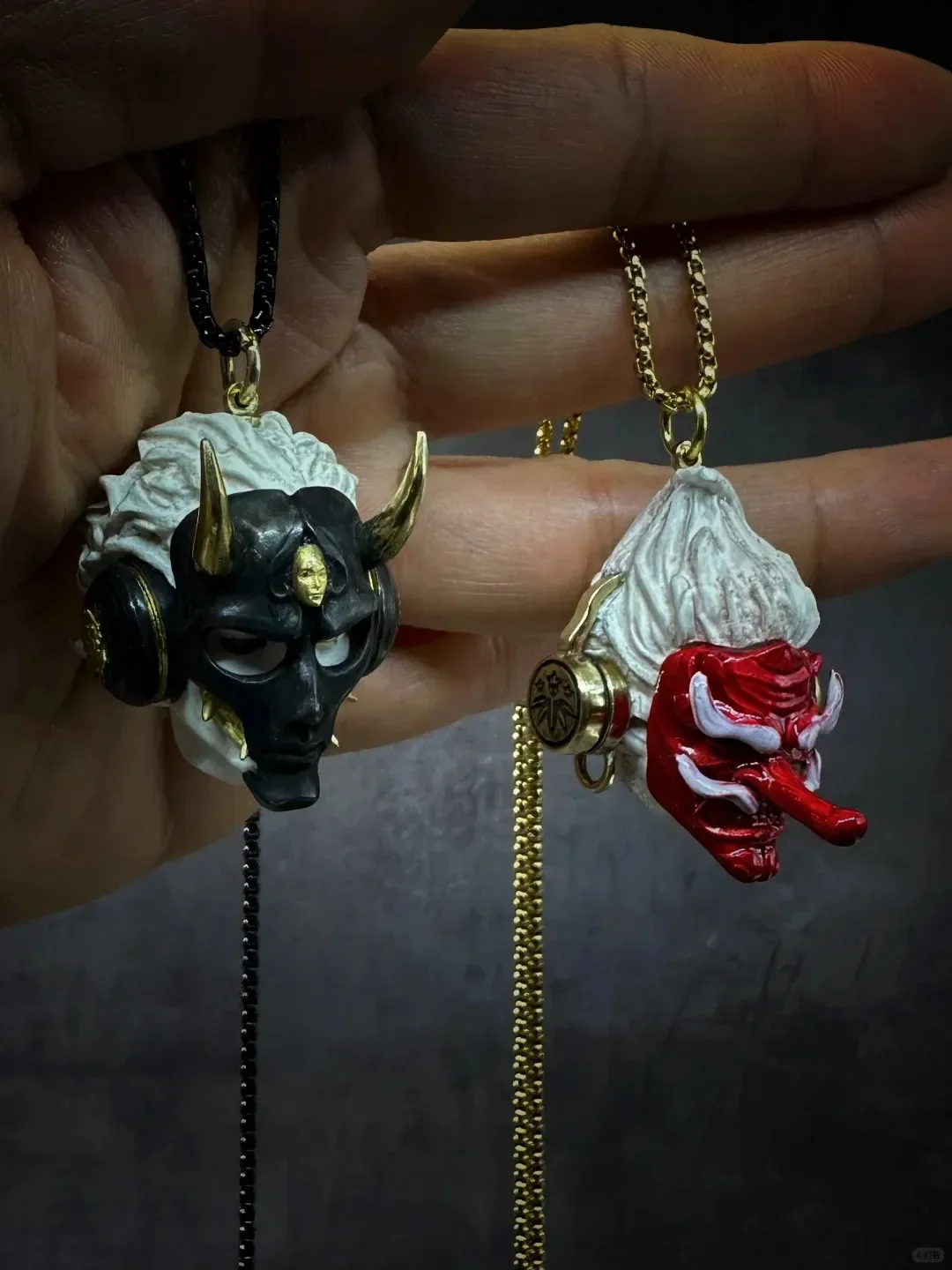 Hip Rock Style Drop Glue Depicting Gold Color Red Sky Dog, Prajnaparamita Necklace Men Nightclub Joy Rock DJ Jewelry Necklace