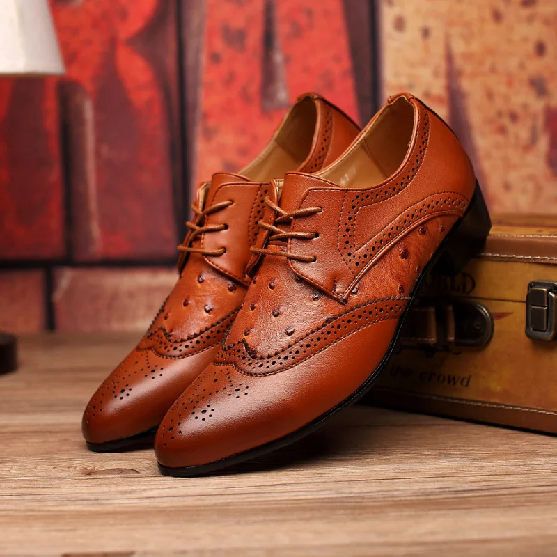 

Fashion Pointed Toe Red Brown Ostrich Pattern Korean Version of The Internal High Leather Shoes Carved Brogue Wedding Shoes 5120