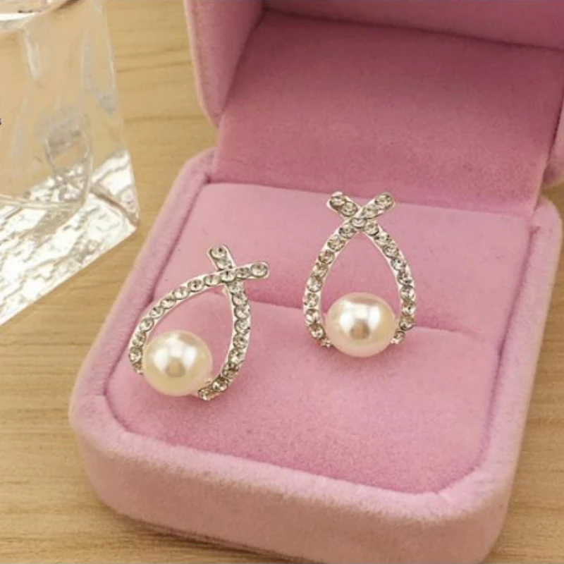 Korean version of the high-grade crossover fashion imitation pearl earrings lady jewelry shiny Fangzuan Free shipping