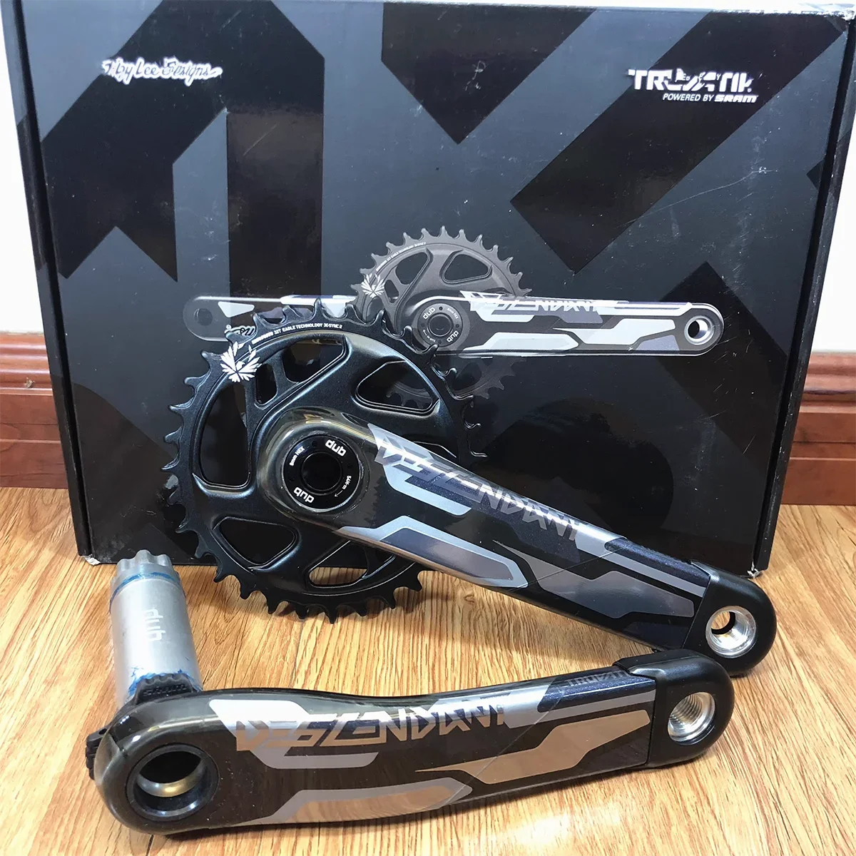 مجموعة كرانسيت TRUVATIV DESCENDANT TLD CoLab متوفرة بـ 165 مم، 170 مم و175 مم، مع سلسلة تثبيت مباشرة 32t