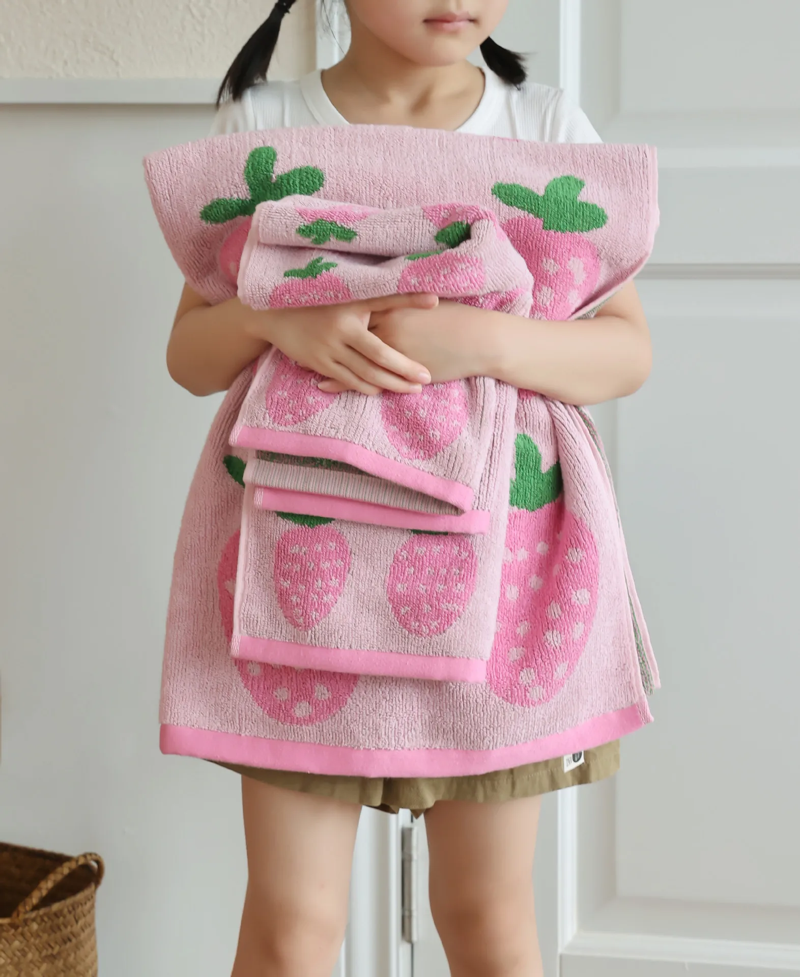 Kawaii Bathroom Cotton Towel Set Strawberry Microfiber Body Skin-friendly Beach For Girls Kids Men Female Towels For Bath Beach