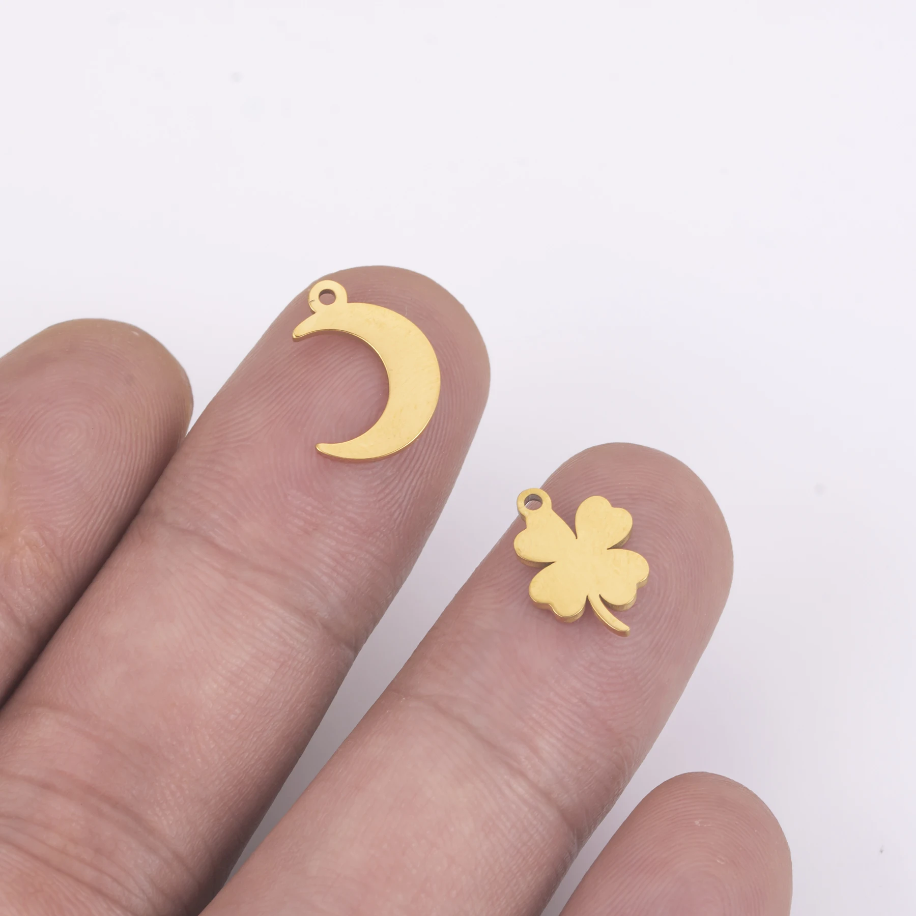 6 Stück/Set Edelstahl Mini Spiegelpolierte Anhänger in Form von Schneeflocke, Delfin, Krone, Stern und Schmetterling für DIY-Schmuckherstellung Zubehör – Detail 9