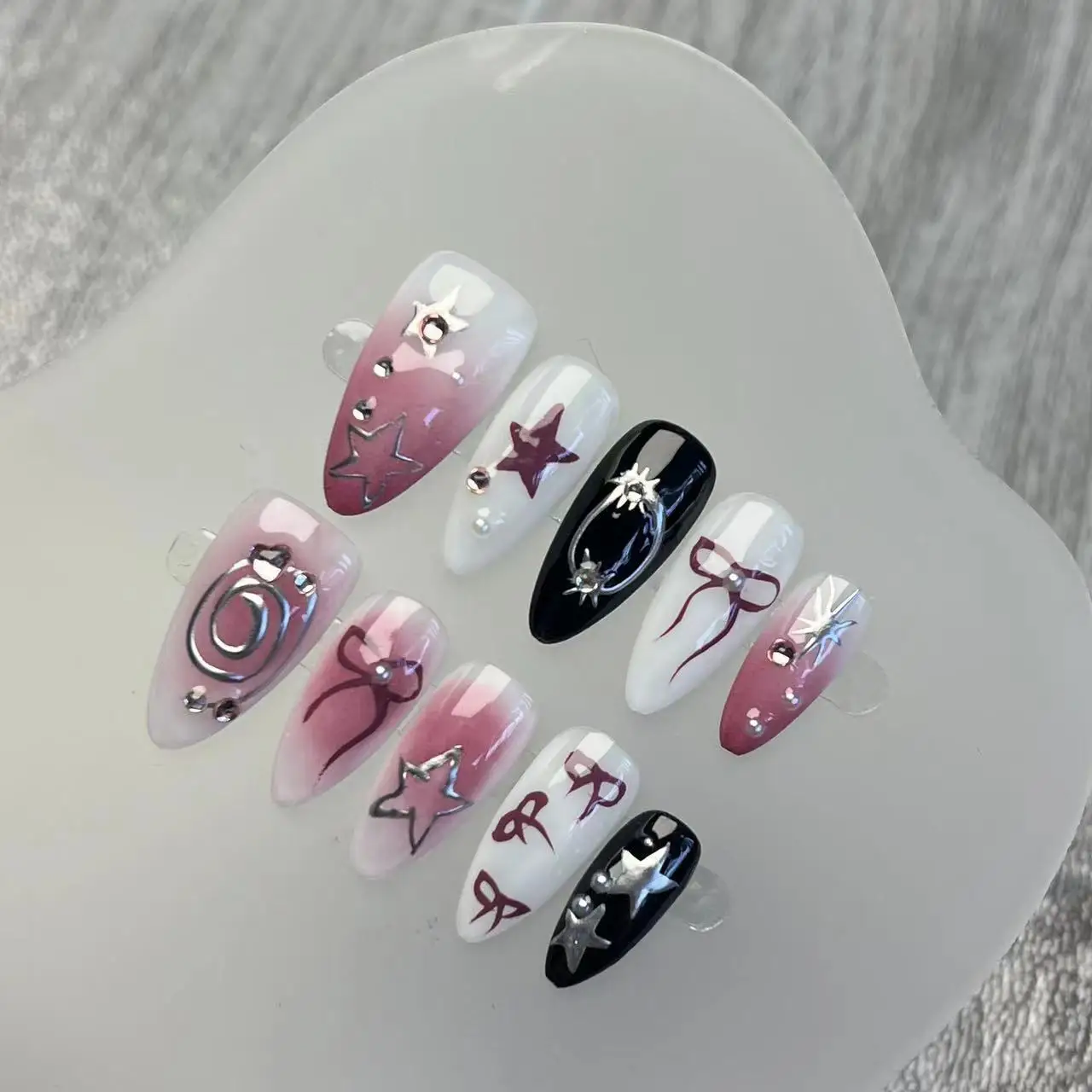 

10pcs Handmade Press on nails sweet cool y2k black nails press ons short almond fake nails metallic false nails tips