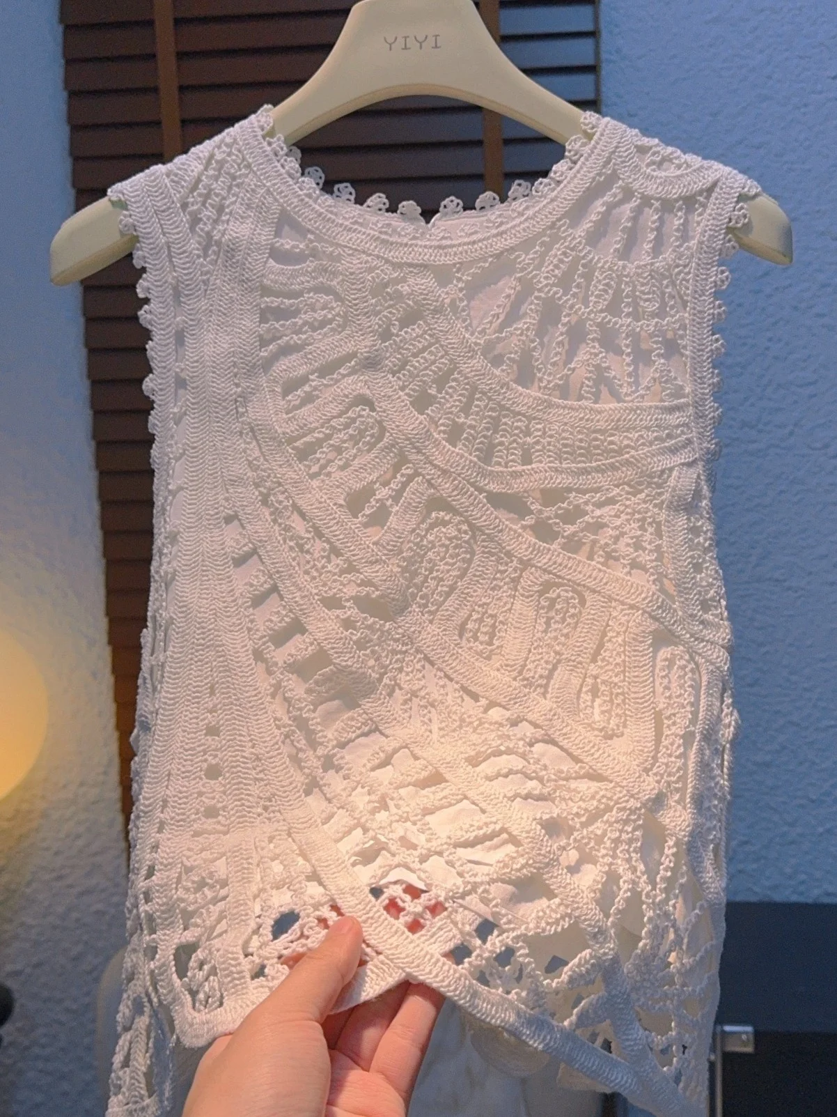 

Elegant Summer New Style Little Fragrance Style Slim Fit Lace Top Luxury High End Feeling Hollow out Splicing Sleeveless Vest