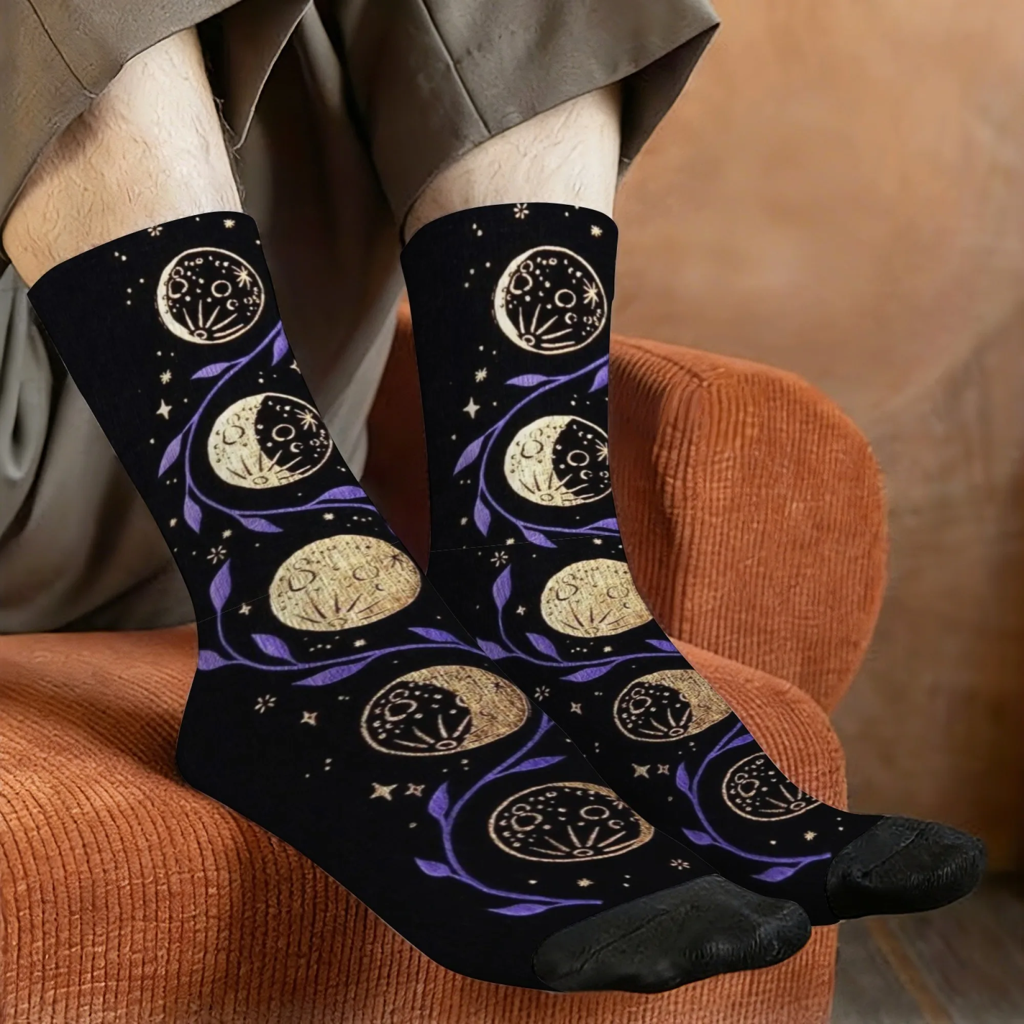 Harajuku Retro Moon Phase Vine Gold Print Herrensocken, bequeme, atmungsaktive, rutschfeste Freizeitsocken, lustiges Party-Geschenk
