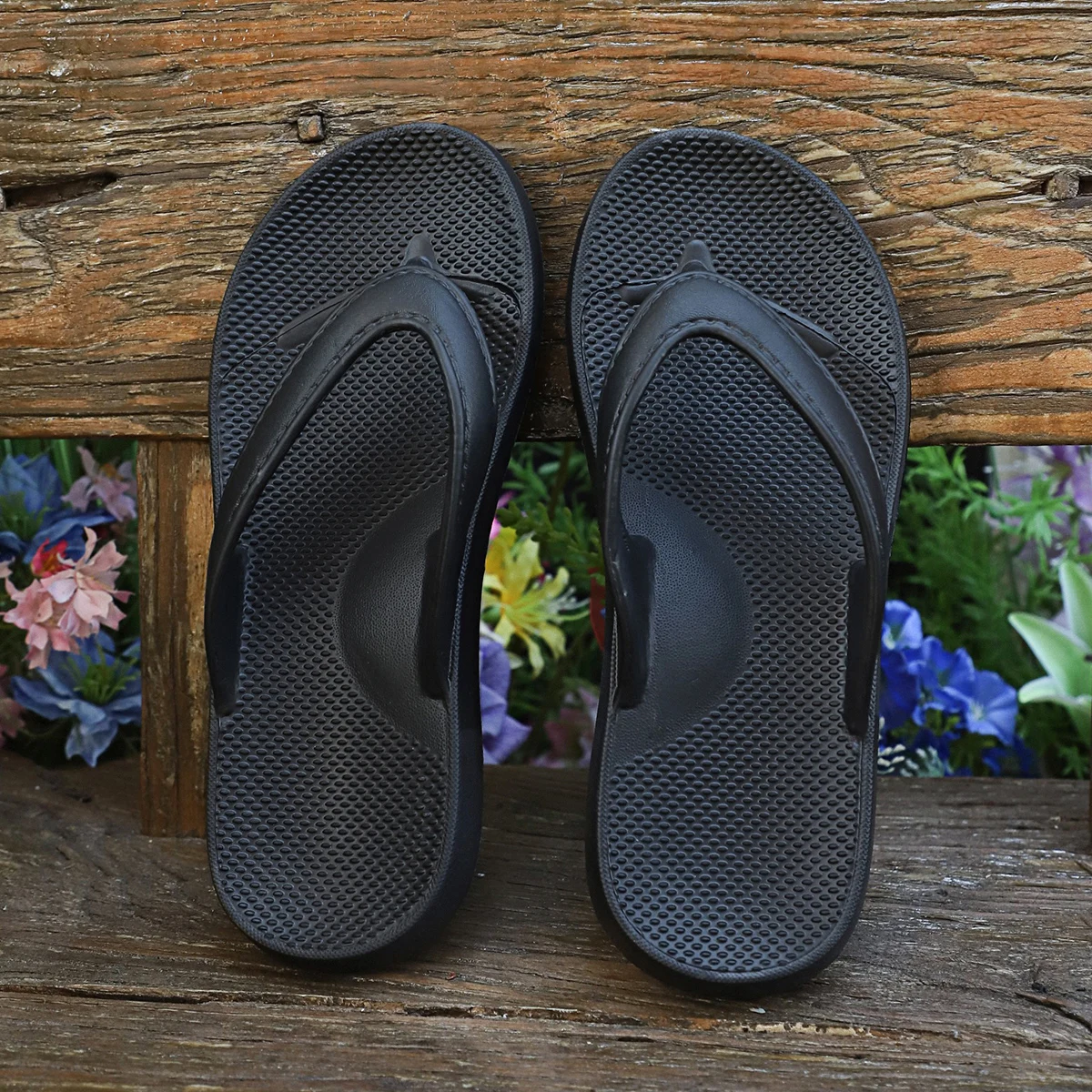 

Unisex Lightweight Comfortable Beach Casual Thong Slippers Couples Poolside Thin Bottom Men's Sandals