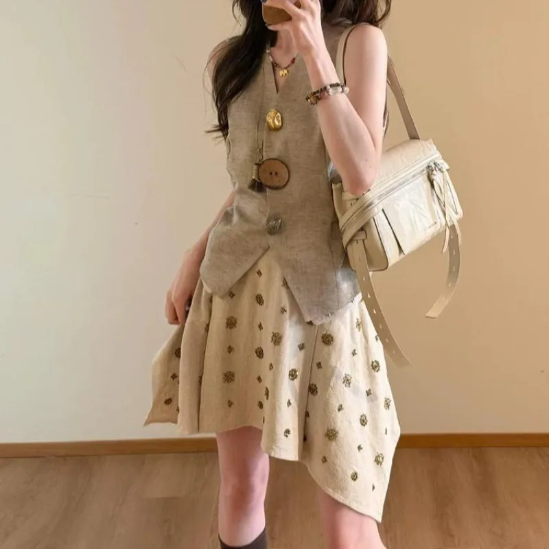 New Linen Vest Skirt Set for Women's Spring Summer Outfits Is Extremely Beautiful Features A Casual Design. It's A Two-piece Set