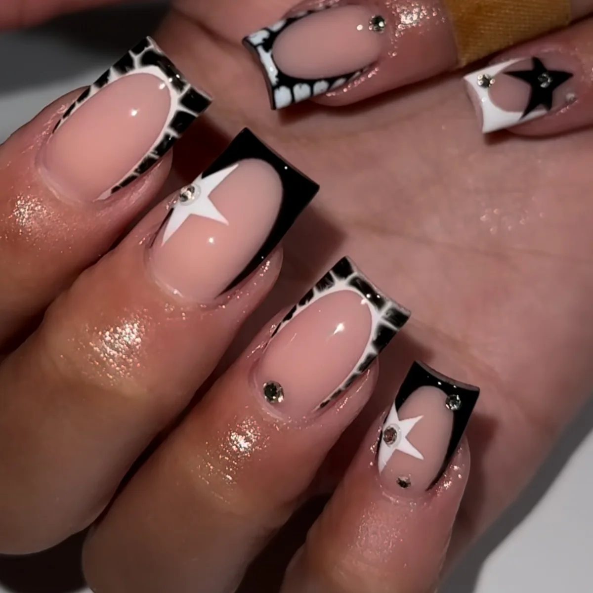 

24PCS Retro Press on Nails Square Shape Brown Gradient French Fake Nails with Leopard Print Design Simple Sweet Hot Girl Nails