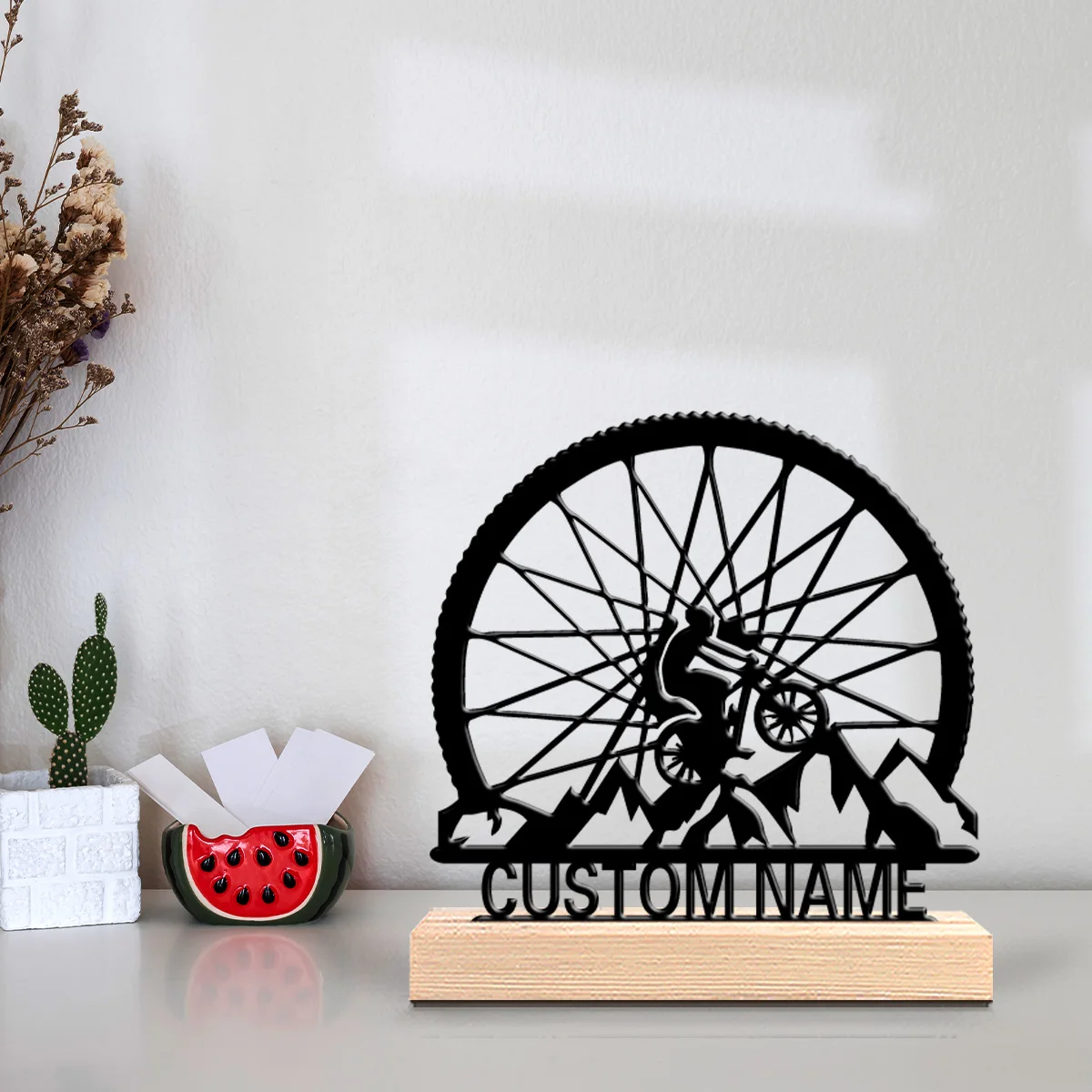 

1 шт. Модная персонализированная металлическая статуэтка горного велосипеда с деревянной подставкой, для туристов и любителей активного отдыха