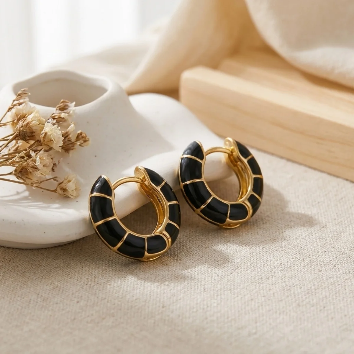 Minimalistische bunte Emaille-Streifen-Ohrstecker für Damen und Herren, trendige geometrische runde Creolen, Alltags- und Partyschmuck – Detail 34