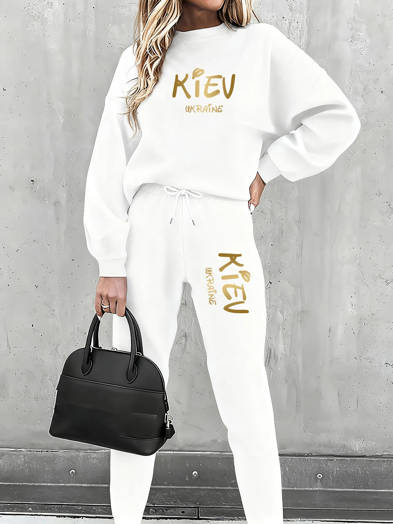 

Осенне-зимний комплект с принтом: свободный повседневный свитшот с длинными рукавами, джоггеры, уютный комфортный пуловер, свитшот с круглым вырезом + широкие брюки, комплект из двух предметов для вечеринок и повседневной носки, женская одежда