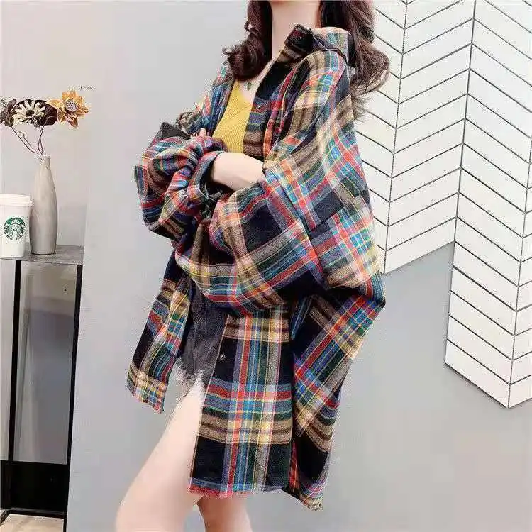 

Женская клетчатая одежда в Корейском стиле, свободная посадка, длинная све, тонкая верхняя одежда, осенняя модная универсальная рабочая одежда в стиле ретро, хлопковая одежда из полиэстера...