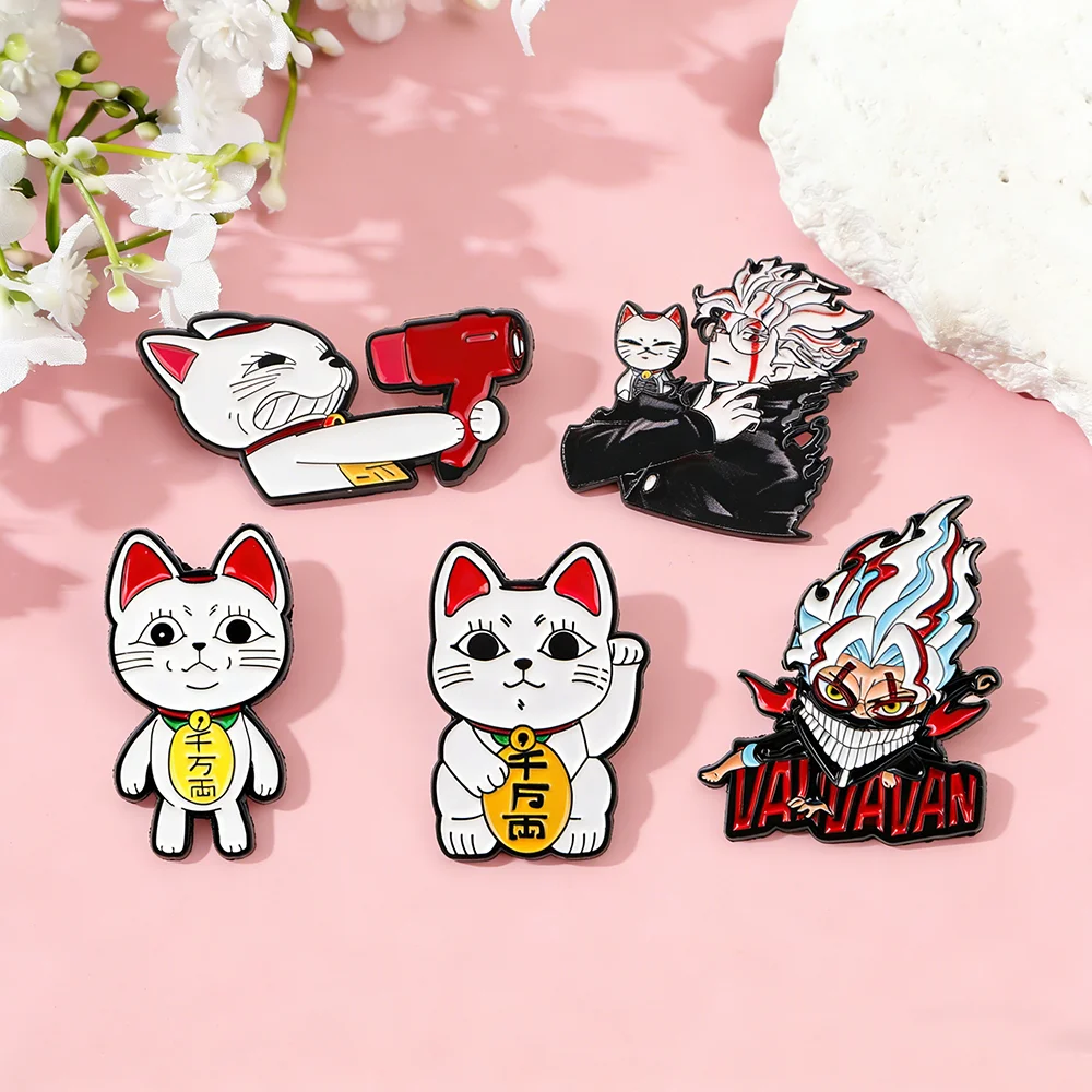 5/9 Stück Anime Turbo Granny Glückskatze Emaille-Brosche, Manga Dandadan Kragen-Anstecknadeln für Herren und Damen, Modeschmuck Geschenk