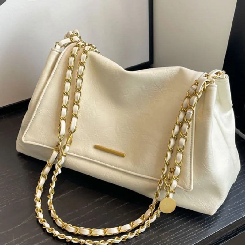 

Fashion Flip Cover Soft Leather Totes Bags with Gold Chain Strap Messenger Bag Minimalist Metal Detail Spacious Shoulder Purse