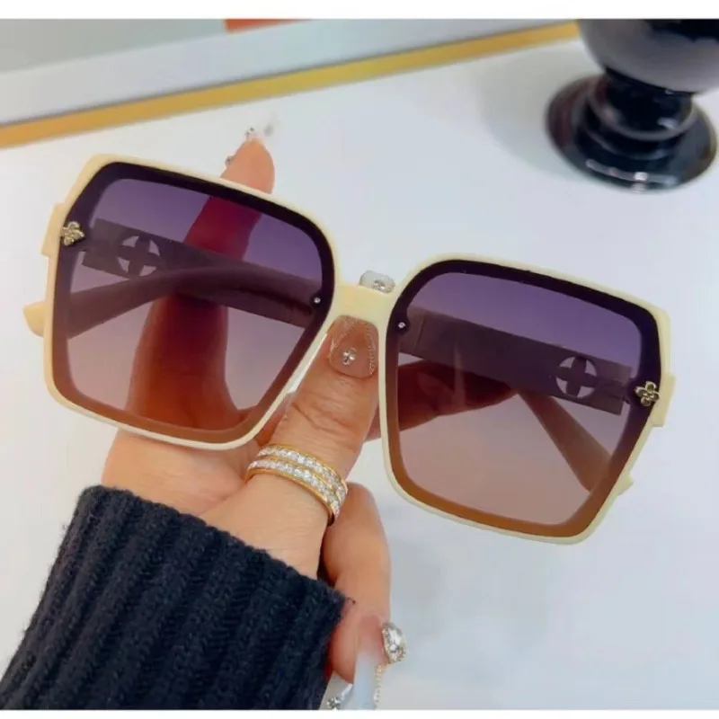 

​​2025 Clover Sunglasses Women, Polarized UV400 Retro Luxury Lightweight for Driving & Street Fashion​​