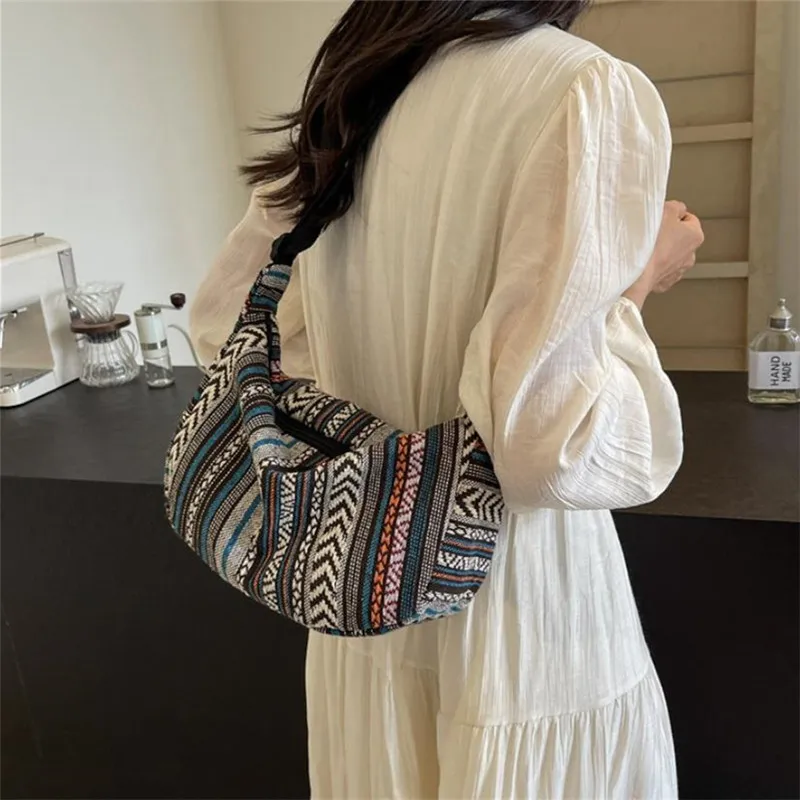 Umhängetasche im Tribal-Stil, faltbare Umhängetasche mit Reißverschluss, gestreiftem Muster, handwaschbares, lackiertes Futter mit Flaggenmotiv – Detail 9