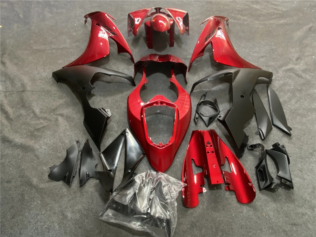 Motorcycle Fairing Kit Suitable for Yamaha R1 04-06 YZF1000 2004 2005 2006 Fairing Black Red